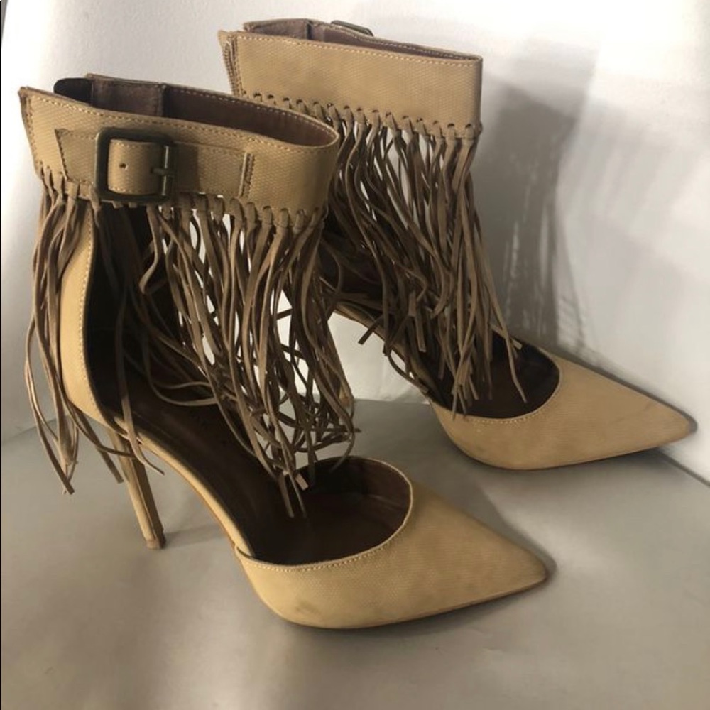 Akira - Shoe Republic LA shoes!